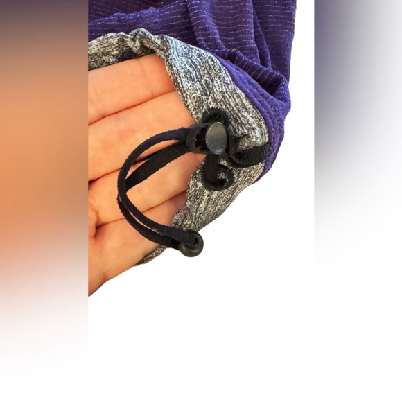 LULULEMON V-Neck Tank - Picture 5 of 5